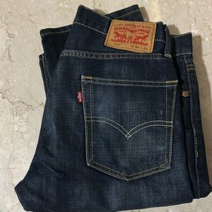 Levi's Men's Slim Straight Jeans - Indigo Denim with Contrast Stitching